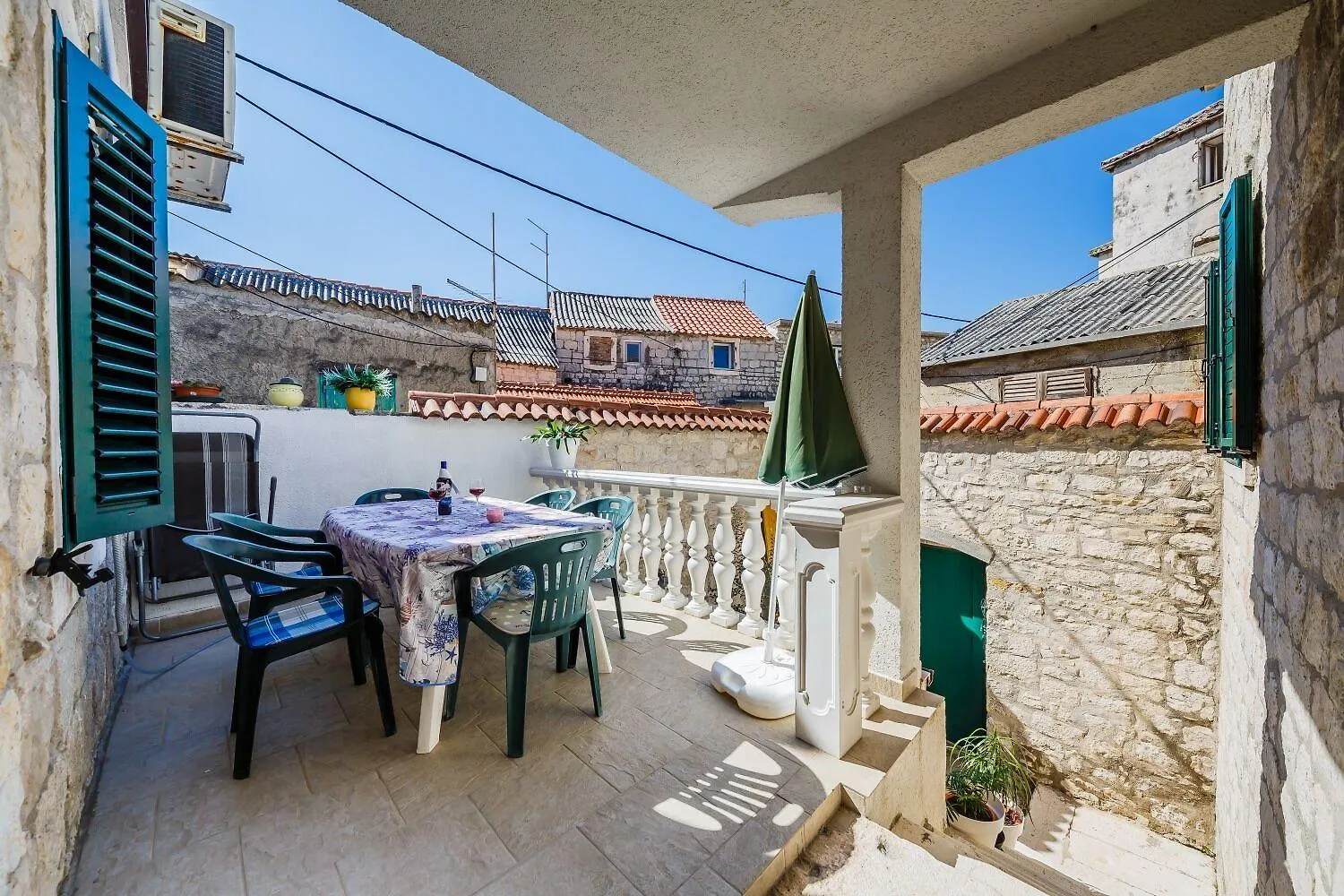 Apartments Villa Mirakul Kastela Croatia